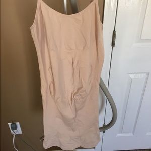 A Pea in the Pod seamless maternity slip